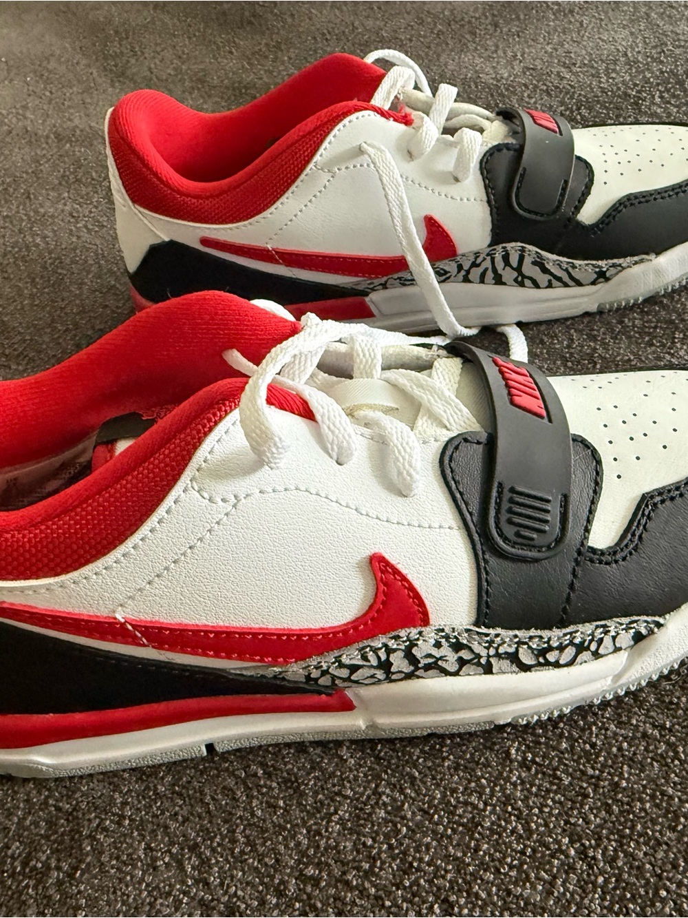 Air Jordan Legacy 312 low kids’ sneakers, 2Y, fire red